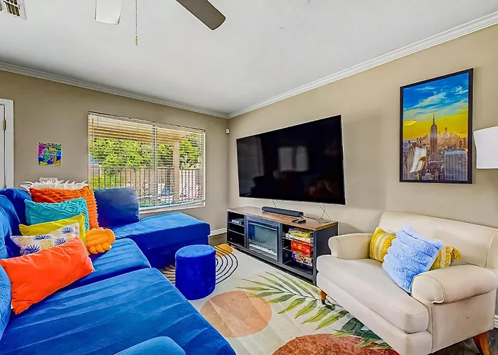Family Fun 4 Bedroom House Close To Everything *