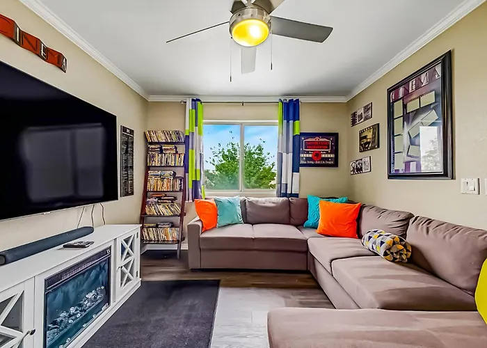 Family Fun 4 Bedroom House Close To Everything Villa Peoria