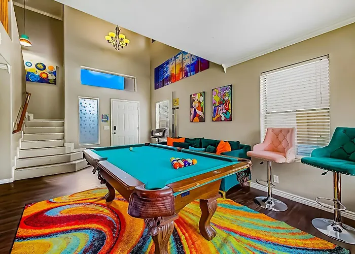 Family Fun 4 Bedroom House Close To Everything *